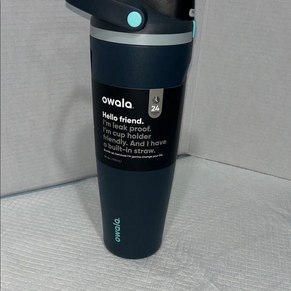 Owala Dark Blue Insulated Water Bottle with Straw 40oz (1185ml) - Picture 6 of 12